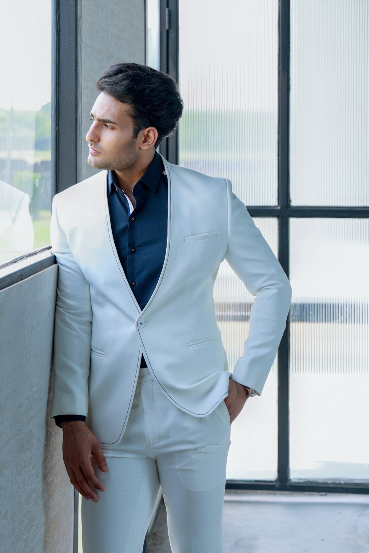 WHITE CLASSIC SUIT