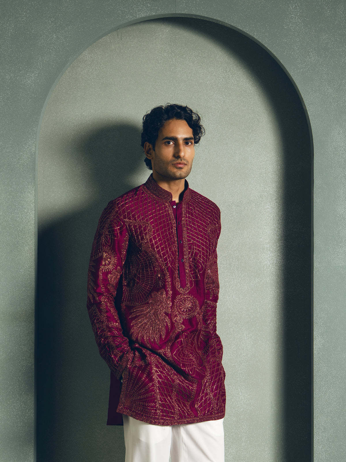 ZARI THREAD EMBROIDERY KURTA PANT SET