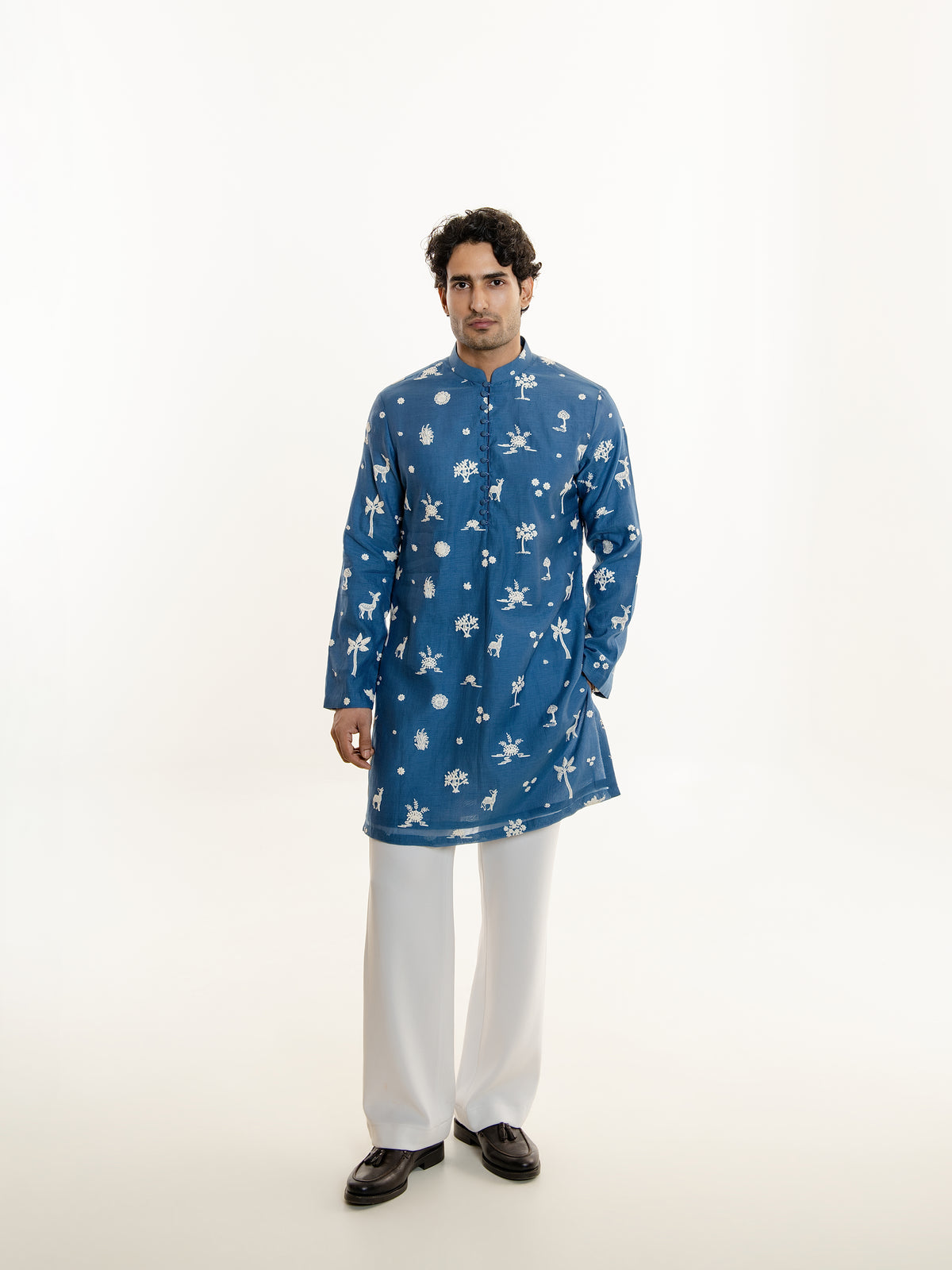 SILK THREAD EMBROIDERY KURTA PANT SET
