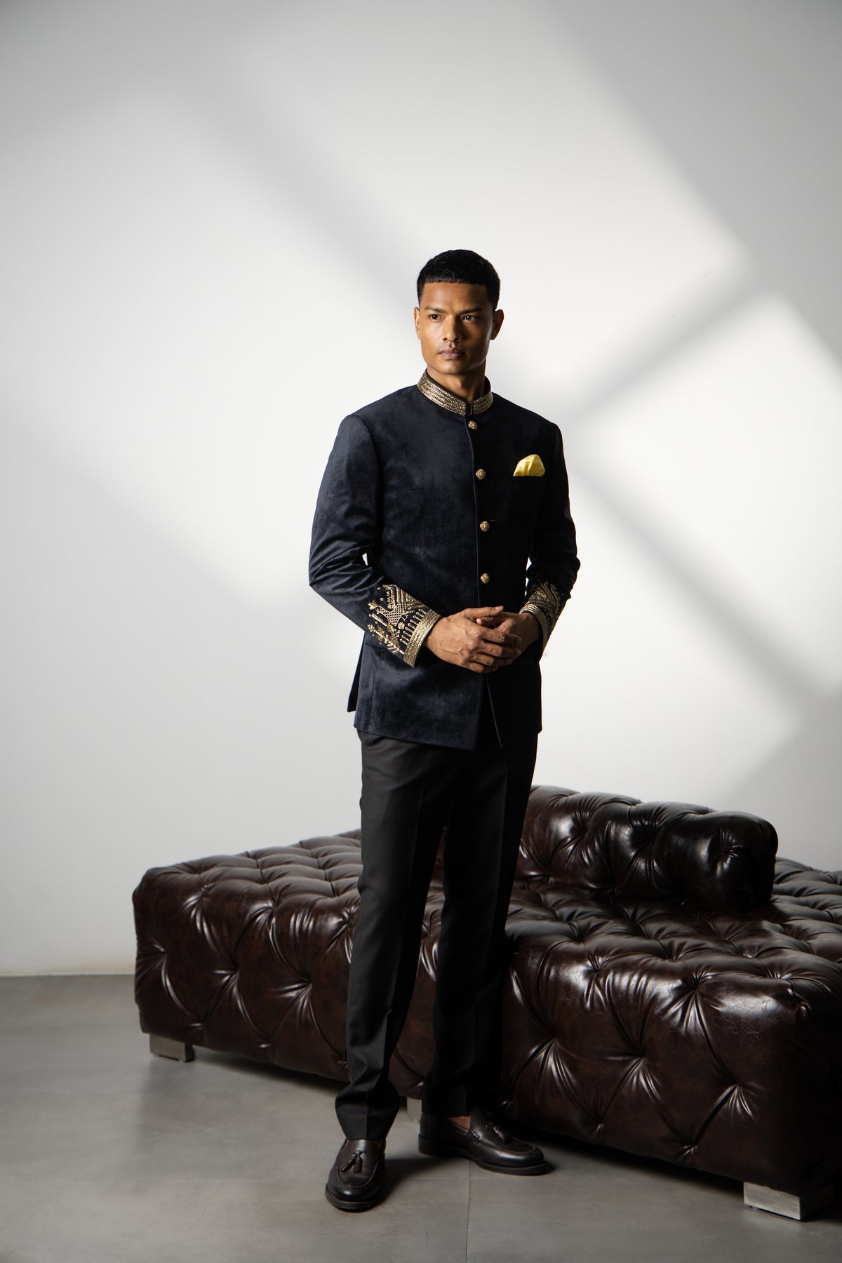 GOLDEN ZARI BLACK VELVET BAND GALA SET