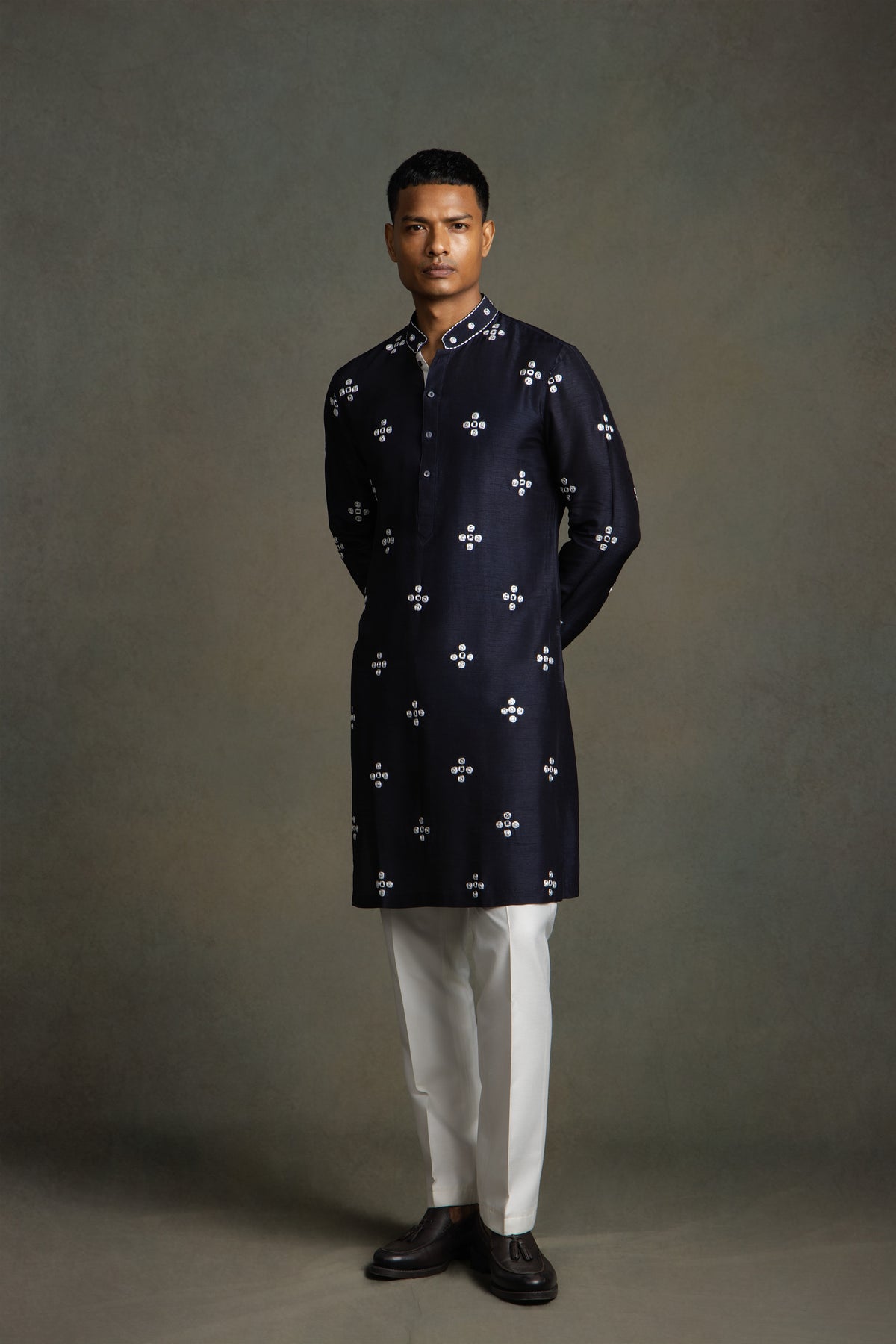 THREAD EMBROIDERY KURTA AND WHITE PANT