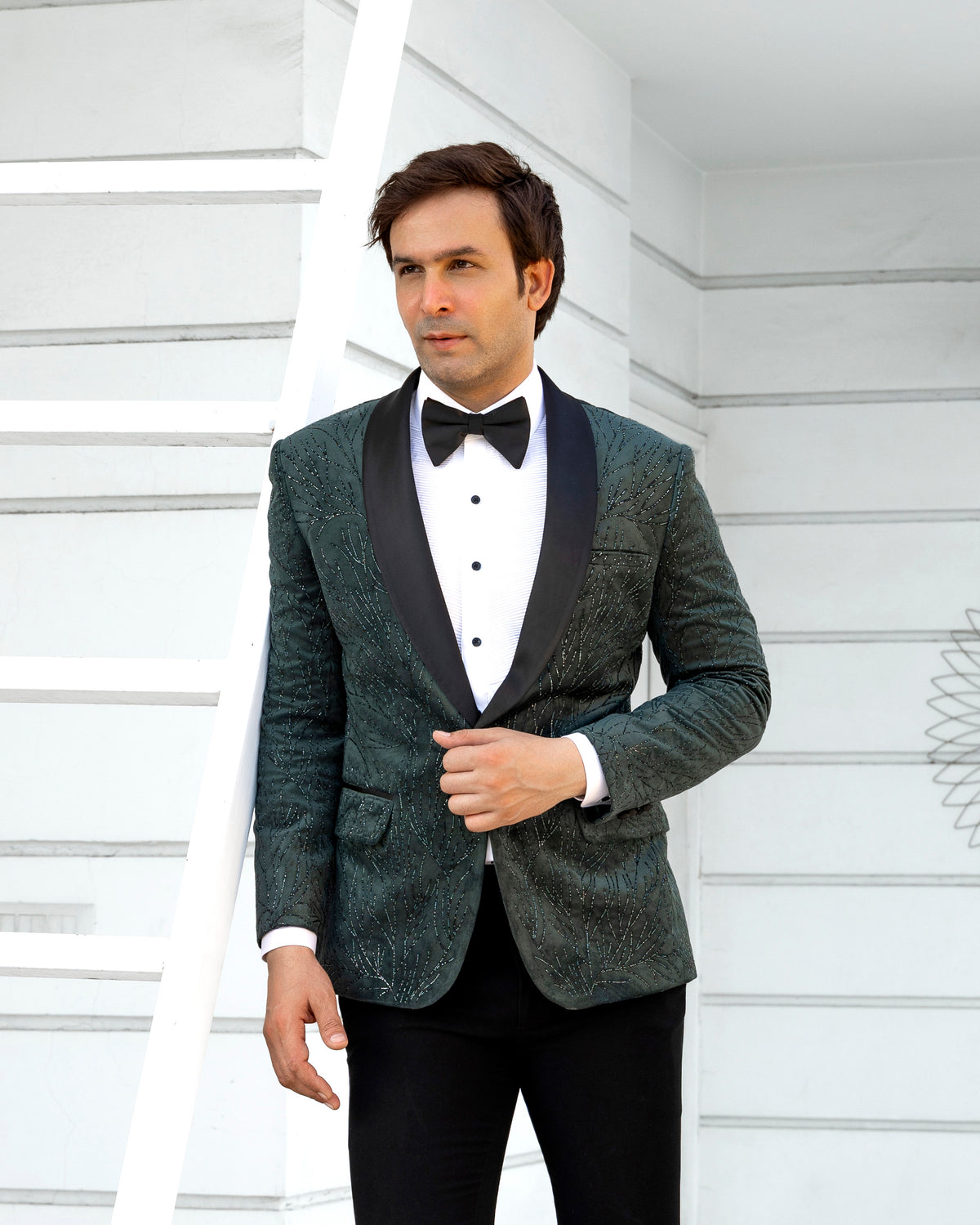 DARK GREEN VELVET GLASS CUT EMBROIDERY TUXEDO