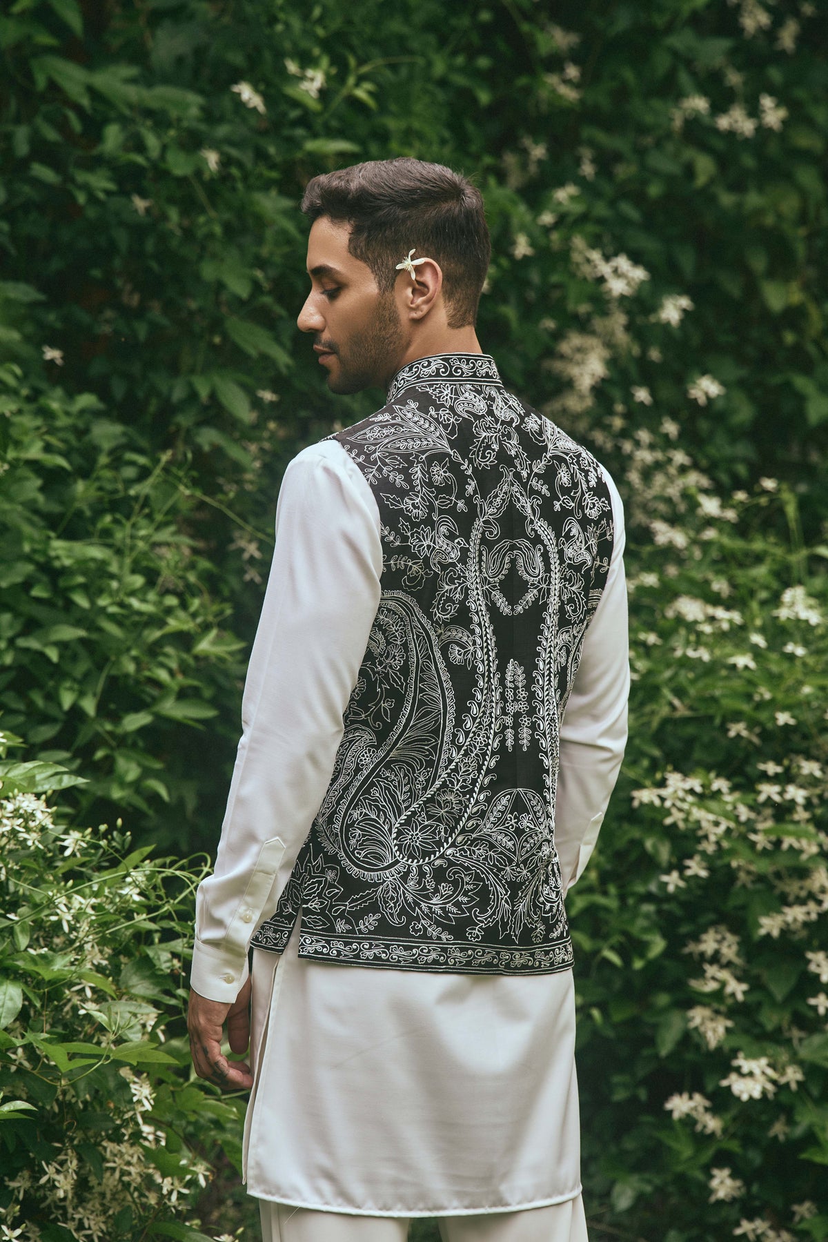 BLACK EMBROIDERY NERHRU JACKET SET