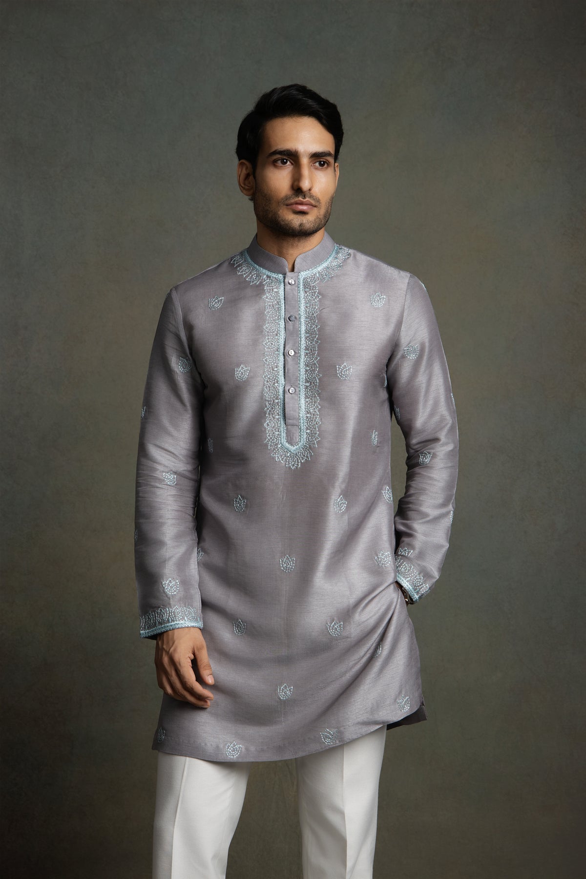 THREAD EMBROIDERY KURTA AND WHITE PANT