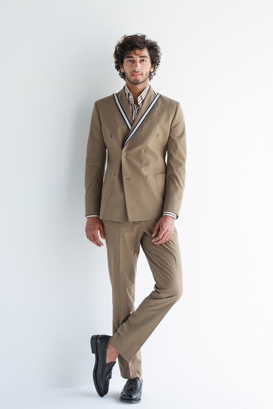 DOUBLE BREASTED SUIT