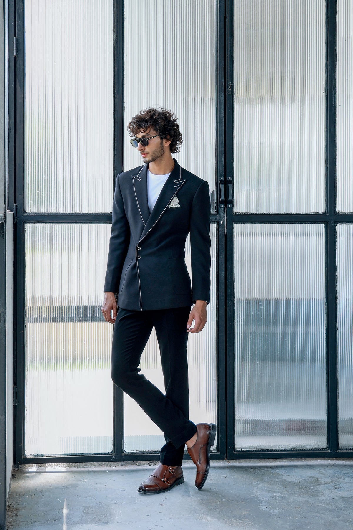 BLACK DOUBLE BREASTED SUIT