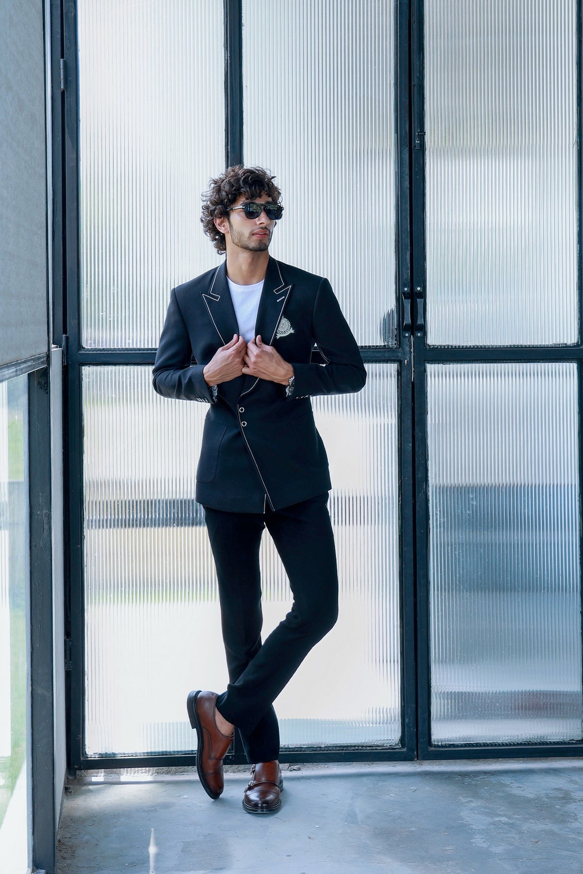 BLACK DOUBLE BREASTED SUIT