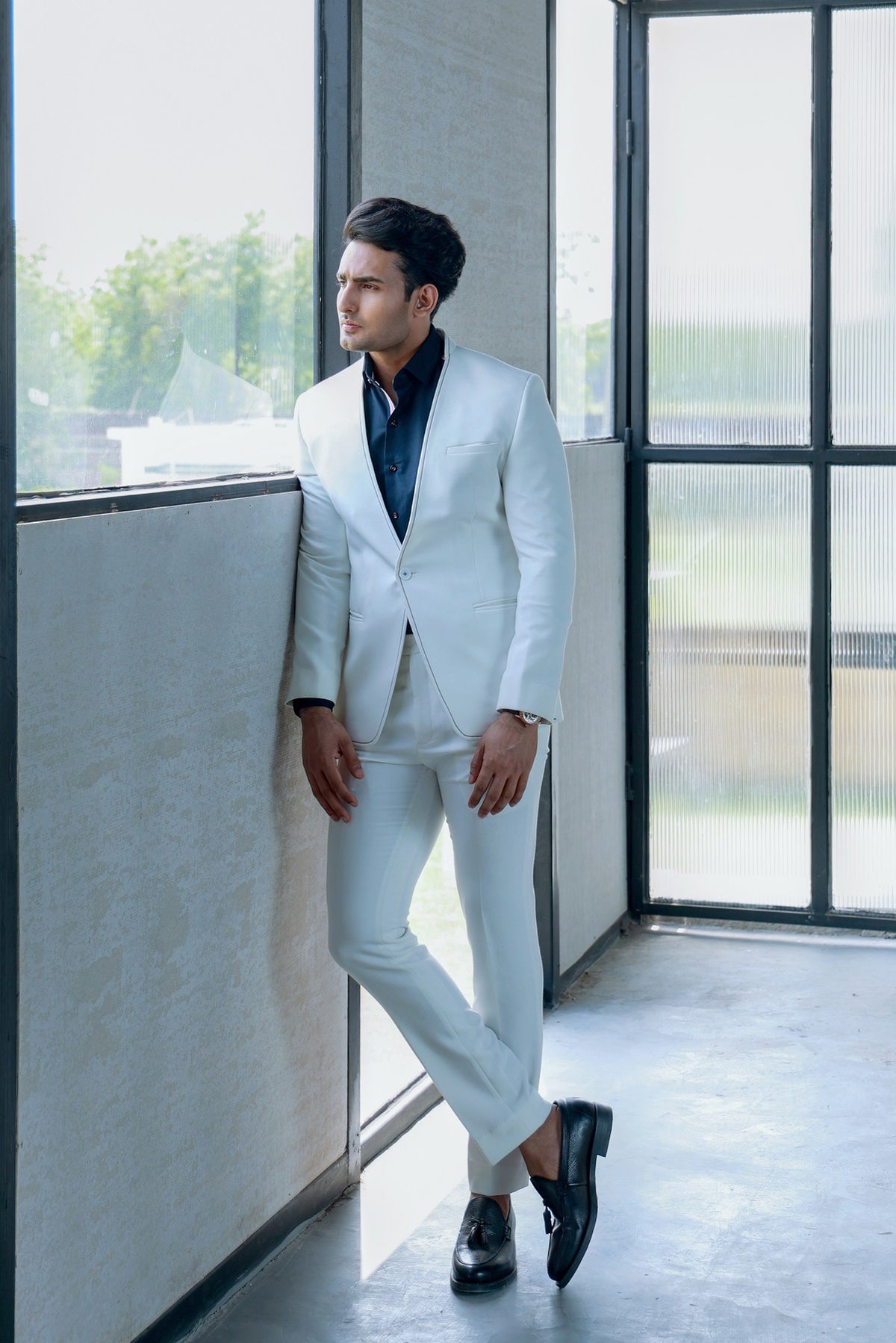 WHITE CLASSIC SUIT