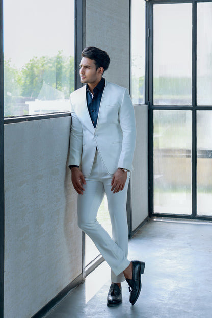WHITE CLASSIC SUIT