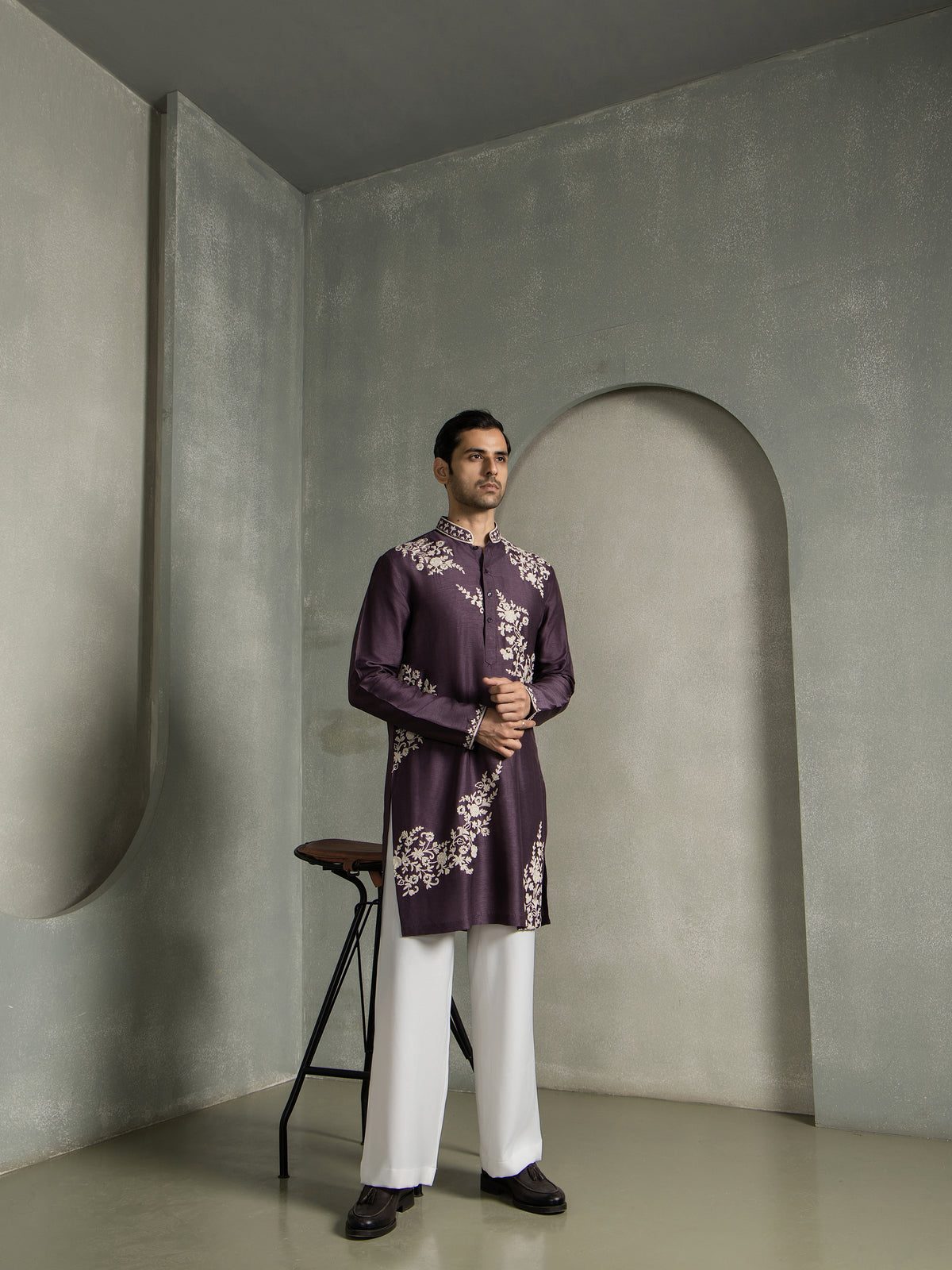 FLORAL SILK EMBROIDRY KURTA PANT