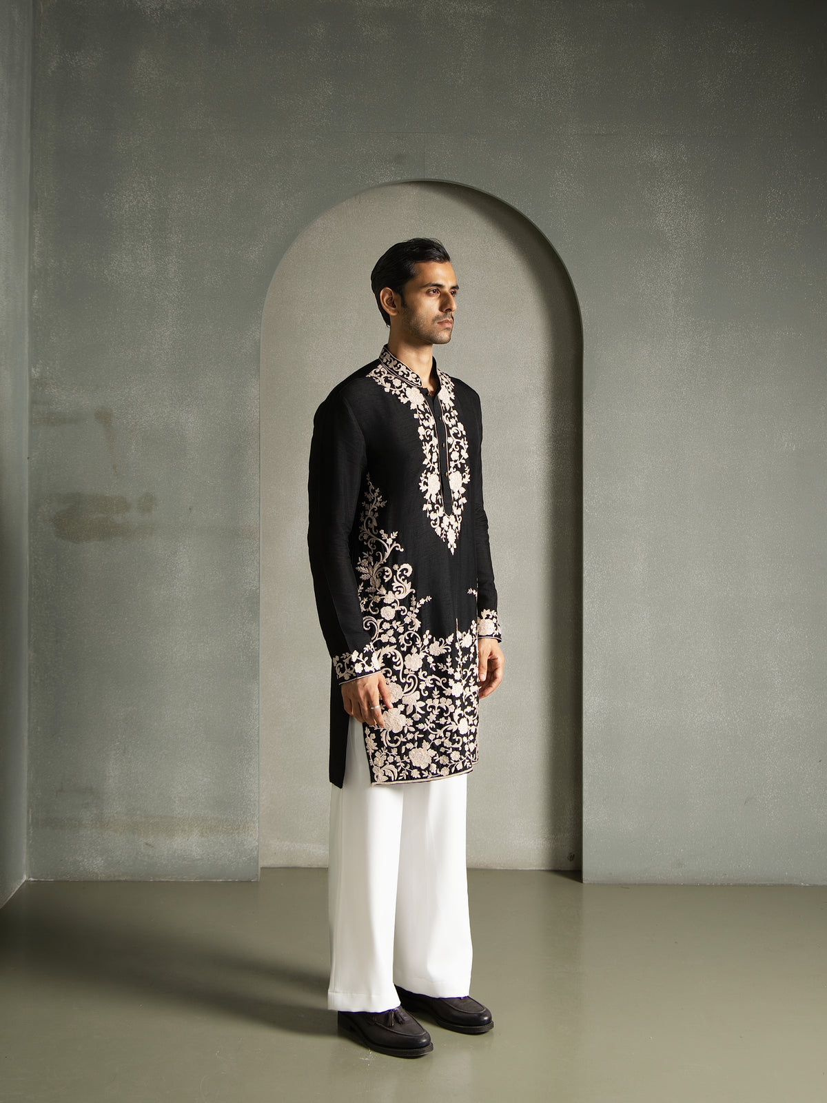 DORI THREAD EMBROIDERY KURTA PANT SET