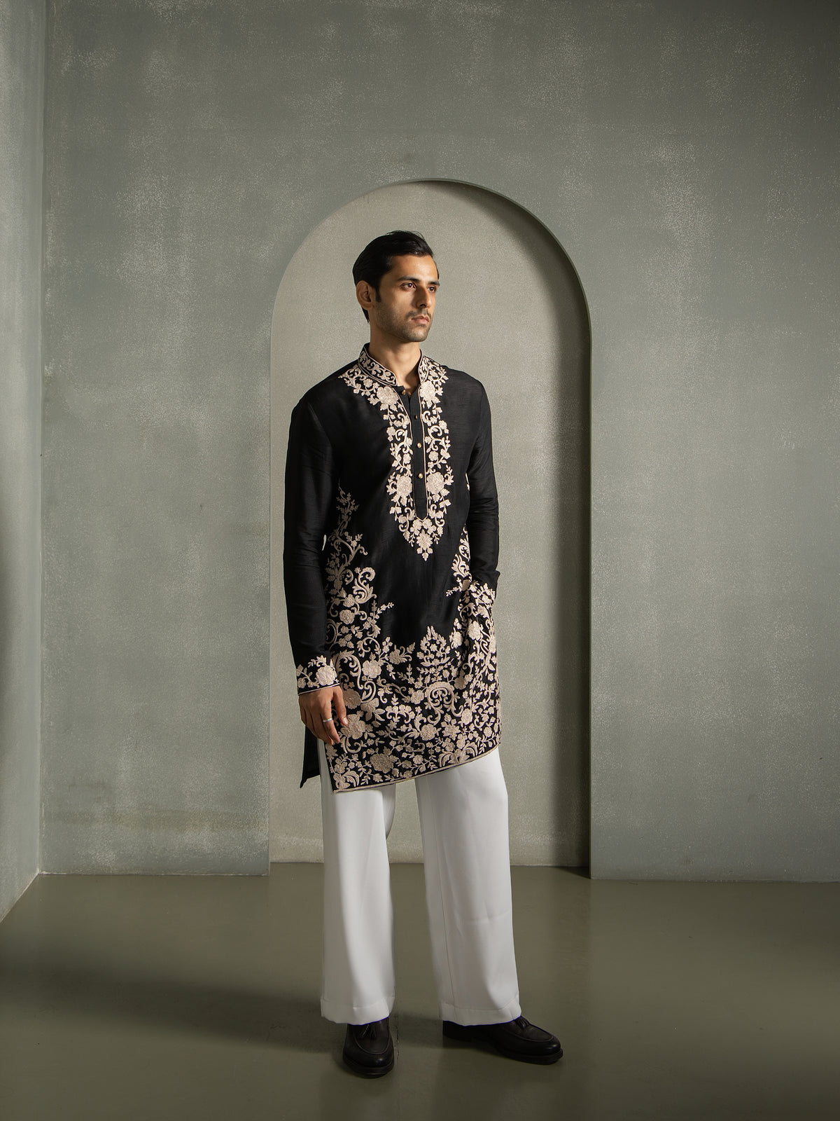 DORI THREAD EMBROIDERY KURTA PANT SET