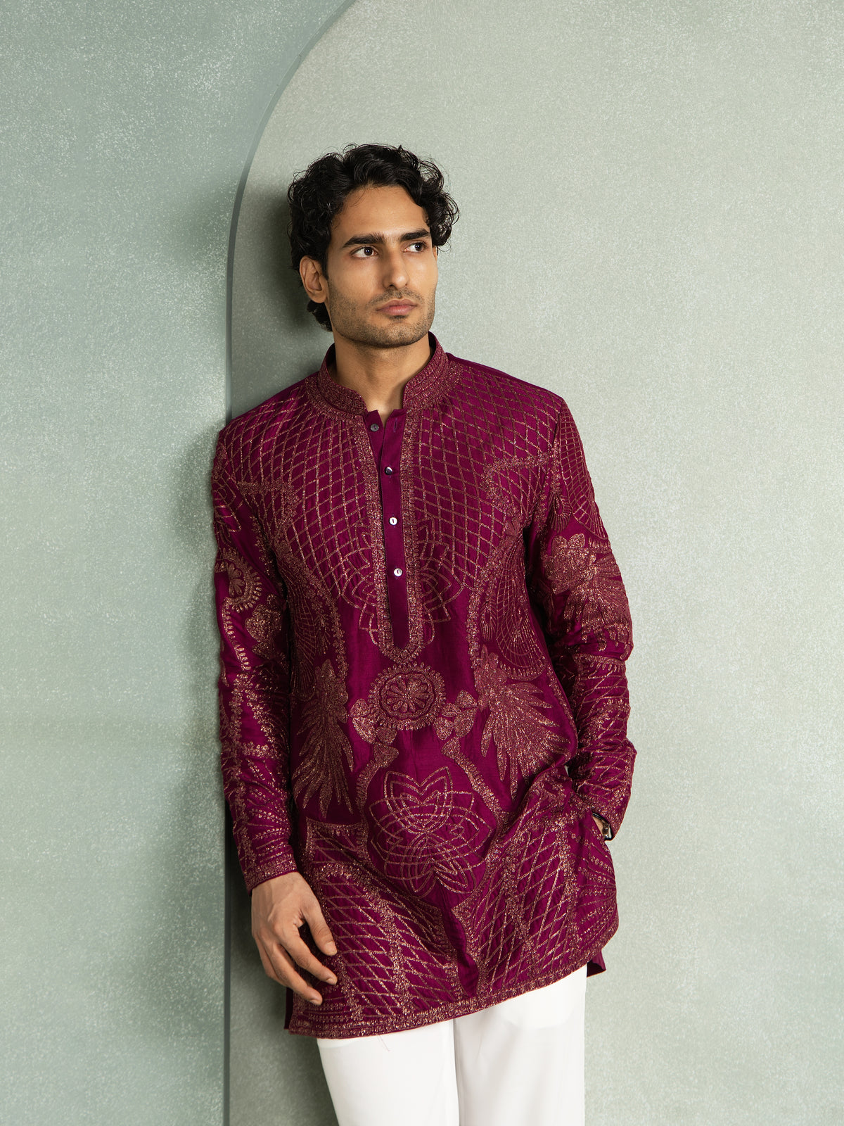 ZARI THREAD EMBROIDERY KURTA PANT SET