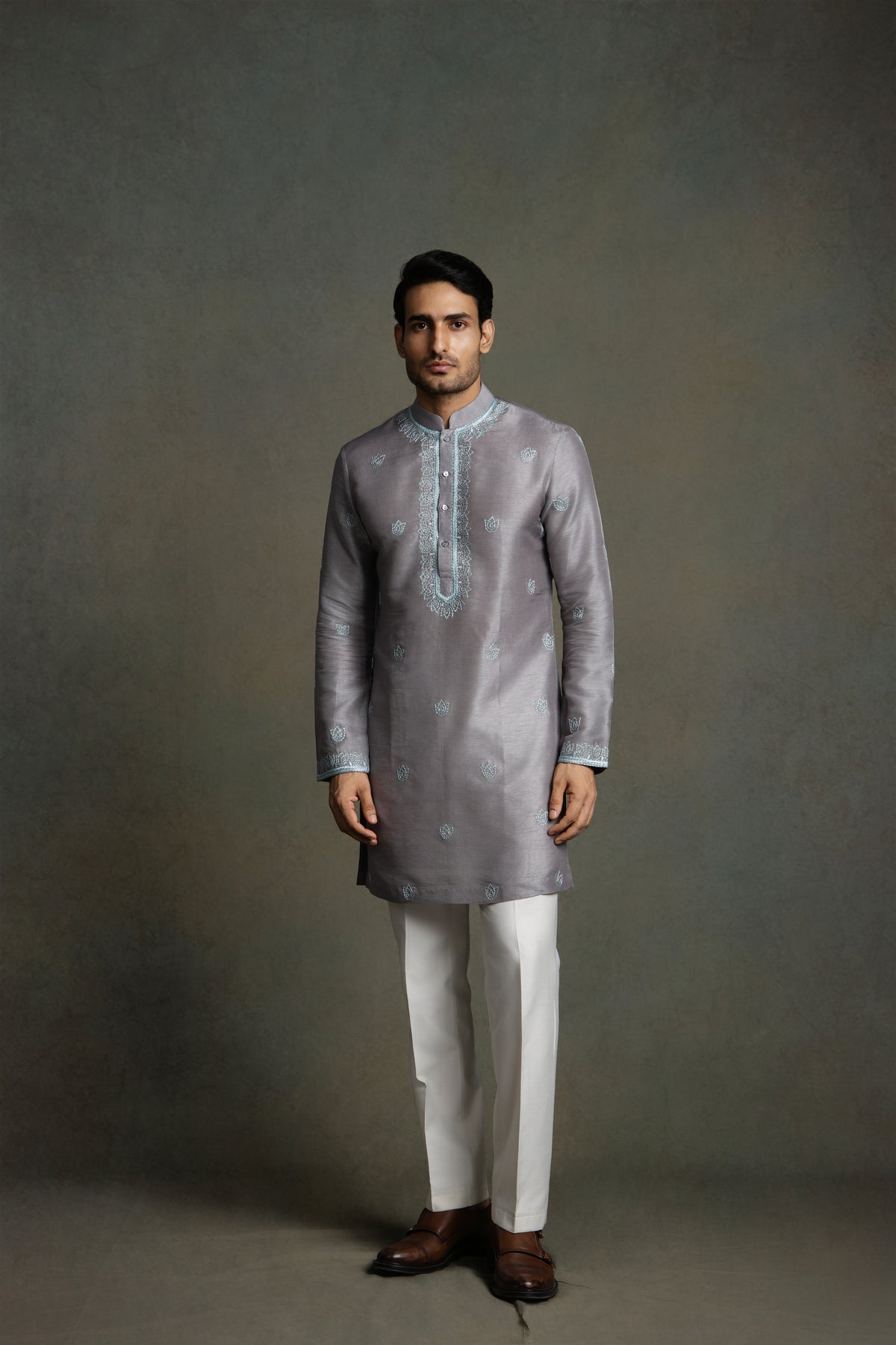 THREAD EMBROIDERY KURTA AND WHITE PANT