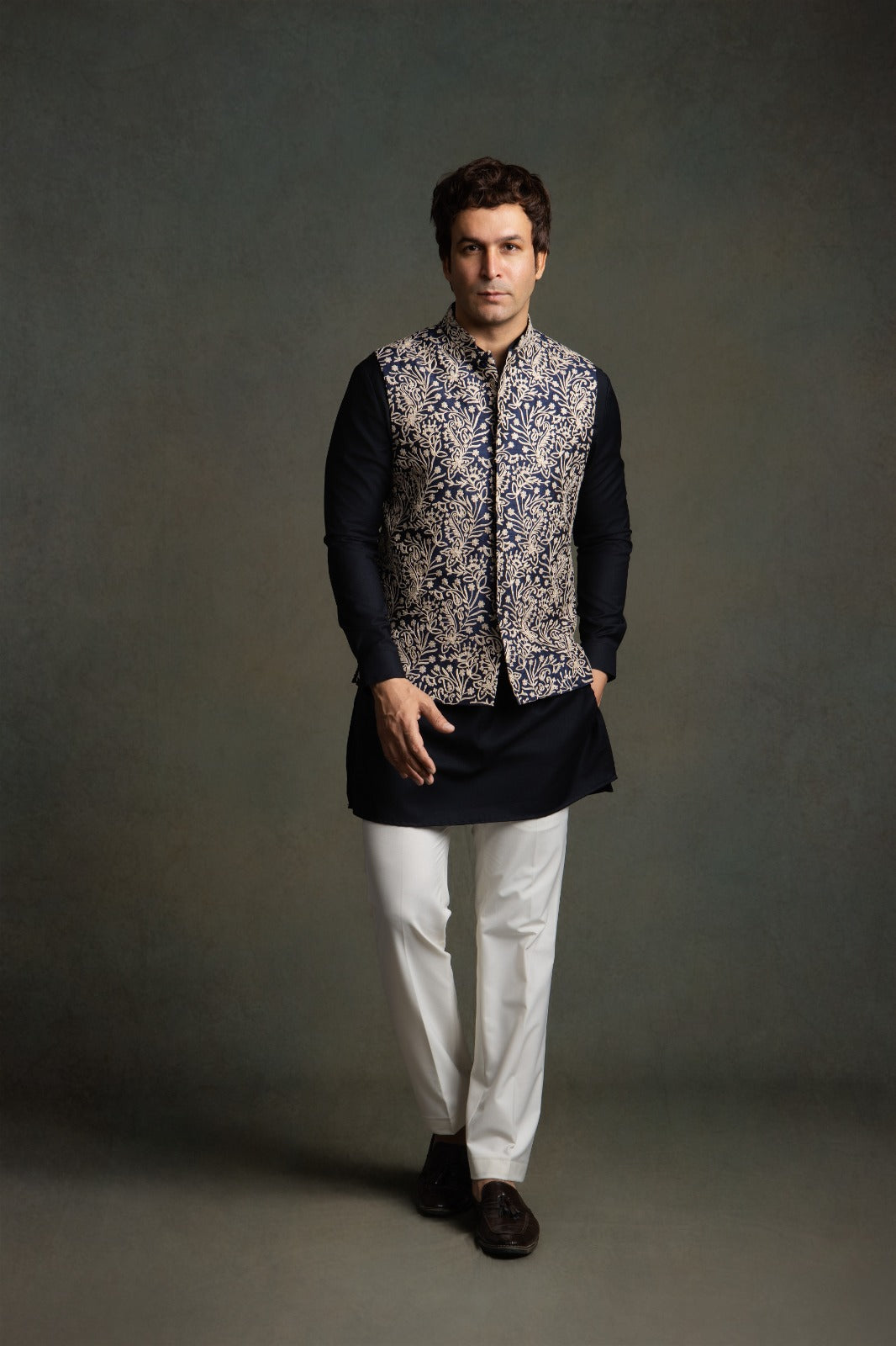 GOLDERN THREAD EMBROIDERY NEHRU JACKET SET