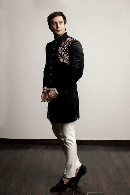 BLACK THREAD EMBROIDERY INDOWESTERN SET