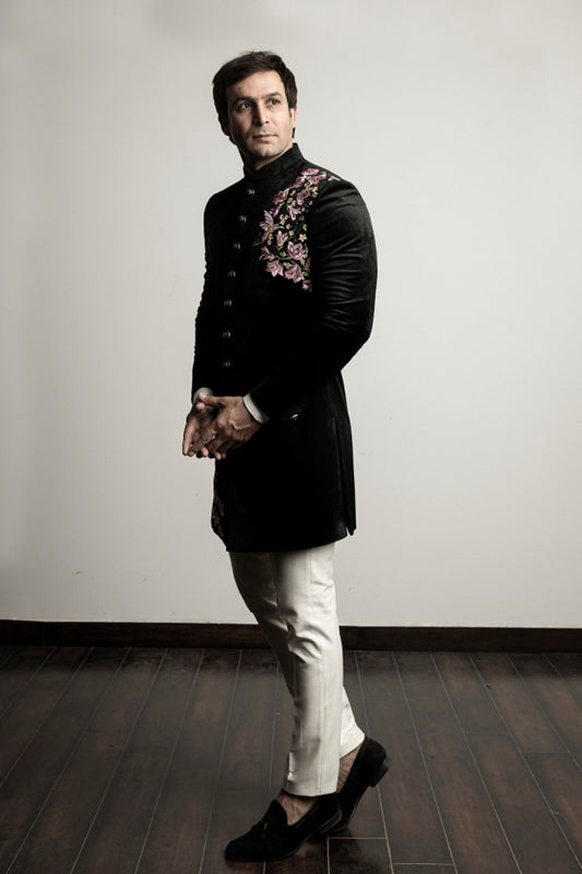BLACK THREAD EMBROIDERY INDOWESTERN SET